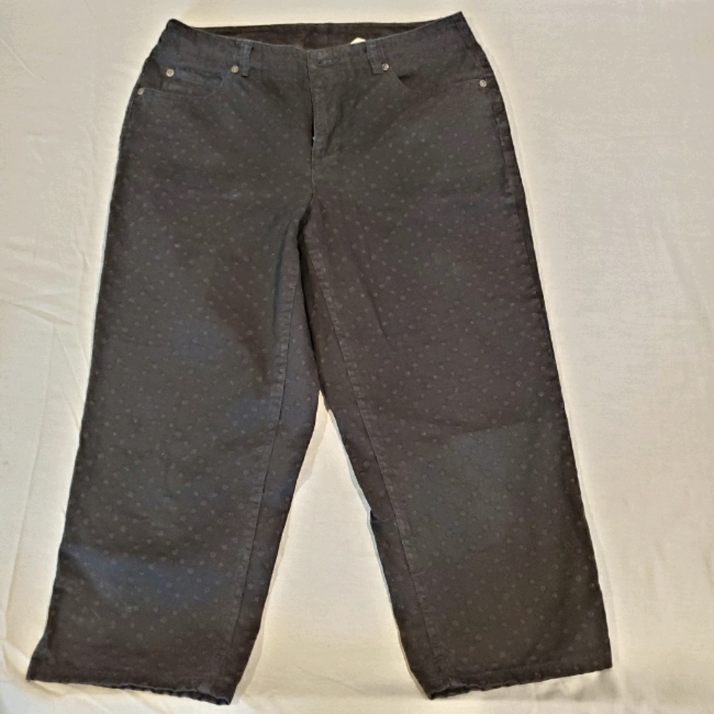 Liz Claiborne black capris
